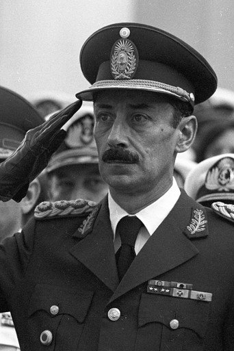 AtenciΓ³n! Murderer Next Door