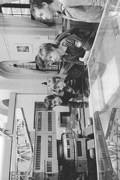 Museum für Deutsche Geschichte. Einblicke und Begegnungen Poster