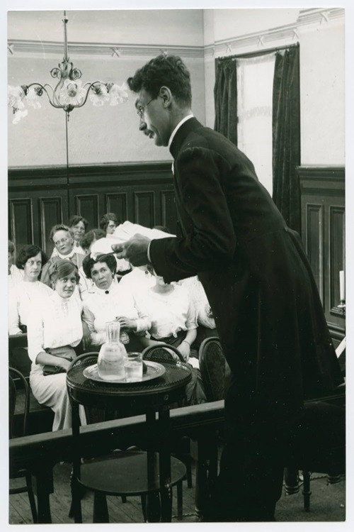 Den tyranniske fästmannen Poster