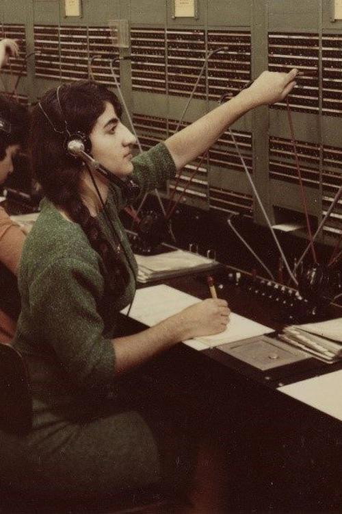 Hier Teheran, bitte sprechen! Poster