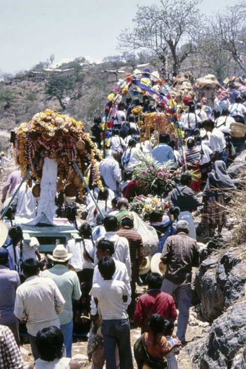 Peleas de tigres: Una petición de lluvia nahua Poster