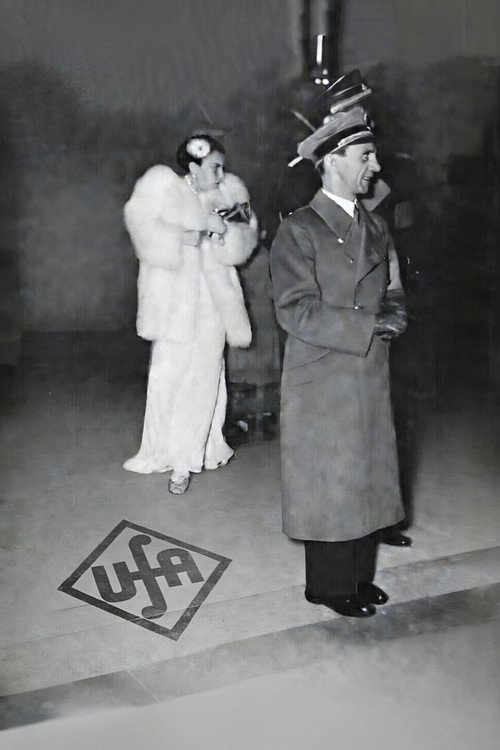 Joseph Goebbels gesehen von dem UFA-Star Lída Baarová Poster
