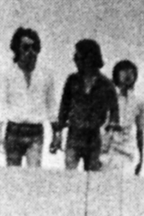 闇の中のよるべなき戦争 Poster