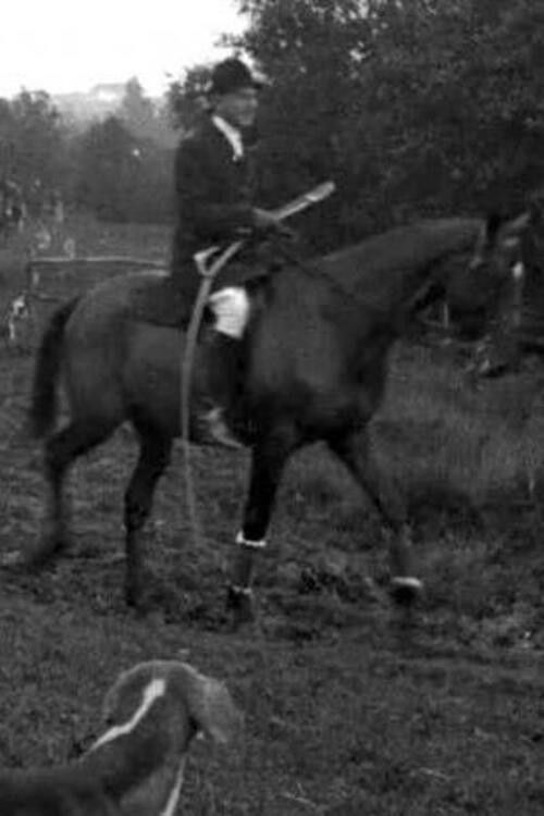 200 Packs of Fox Hounds Begin Season's Sport Poster