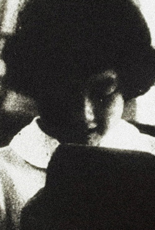 Sob as pedras do chão Poster