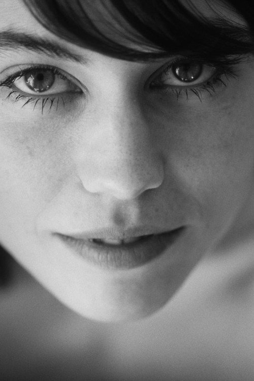 Donne-moi plus Poster