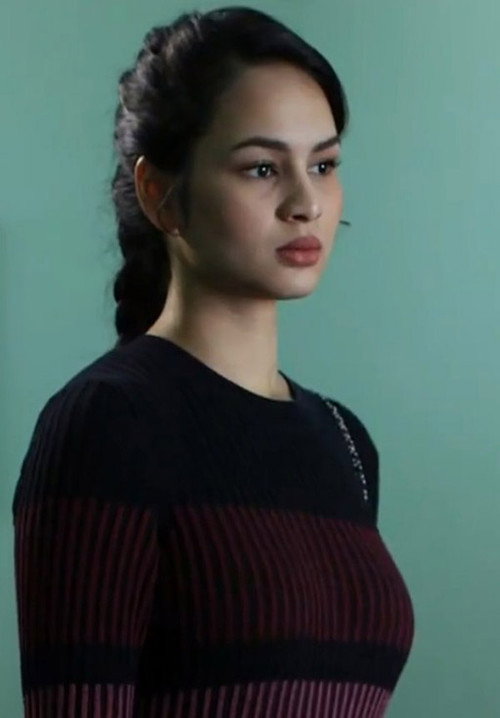 Siapa Dia Sebenarnya Poster