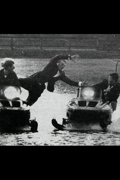 Spurning um svar Poster